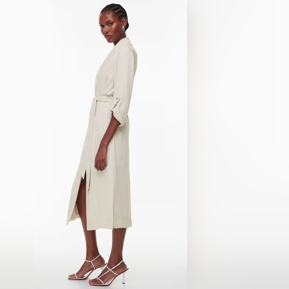 Aritzia Babaton Kahlo Robe - Picture 3 of 8
